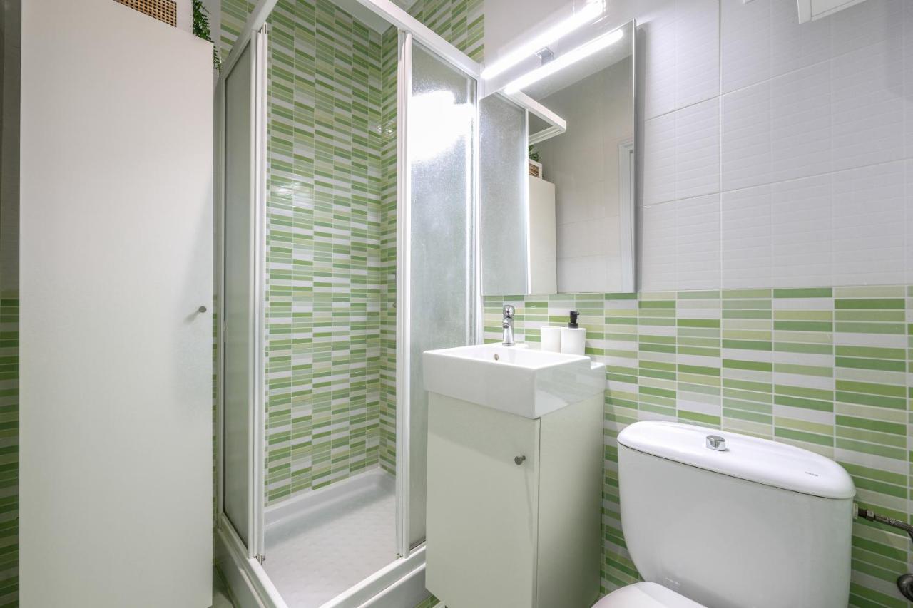 Tirso De Molina Apartment Madrid Exterior photo